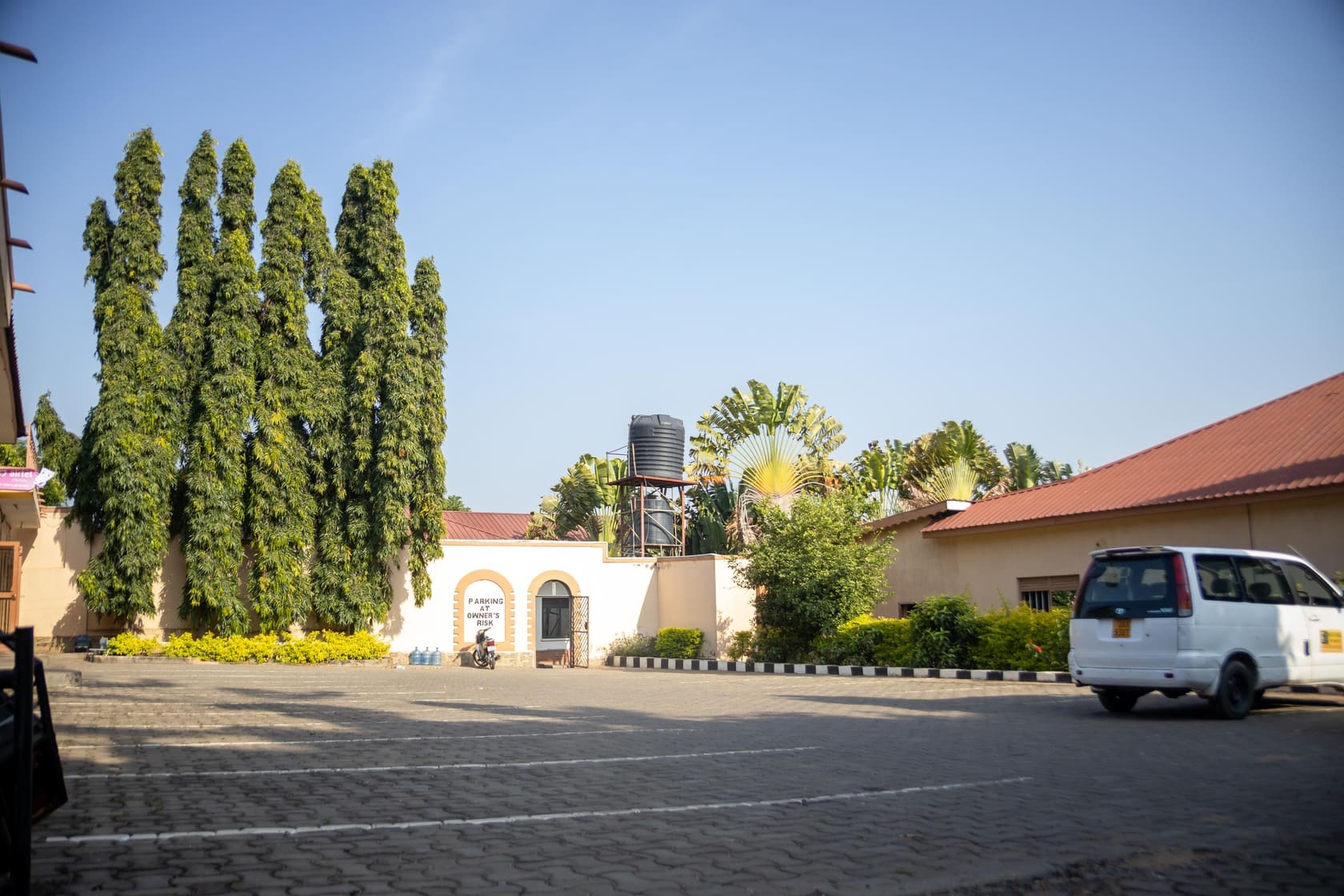 Spacious Parking lot for hotel guests